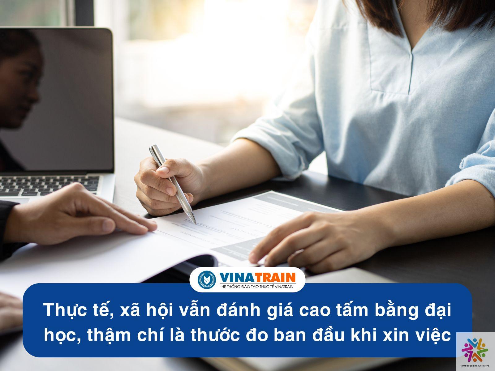 Những thách thức và rủi ro khi quyết định bỏ học đại học