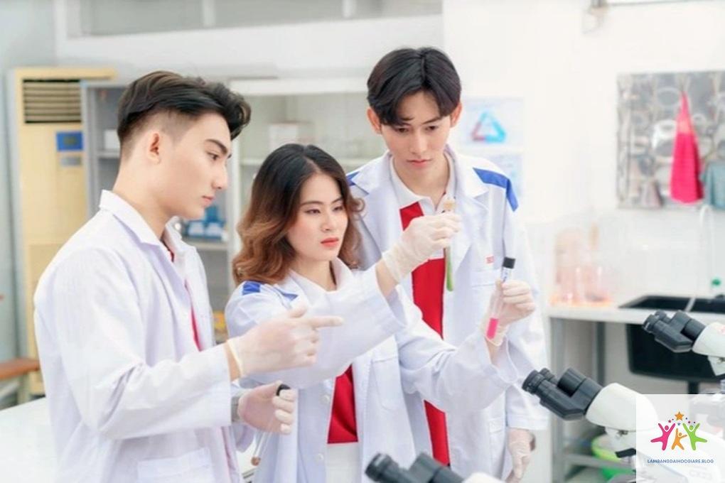 bác sĩ có phải bằng đại học không - Hình 4