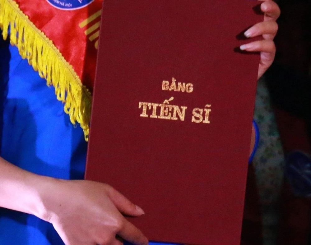 bằng đại học có thể học tiến sĩ không - Hình 4