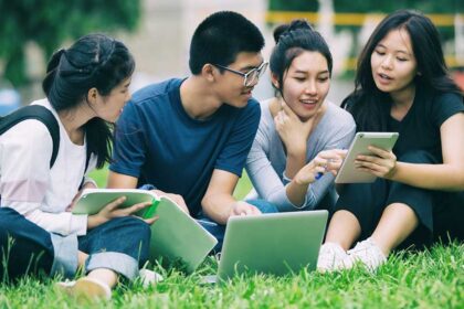 lợi ích của bằng đại học