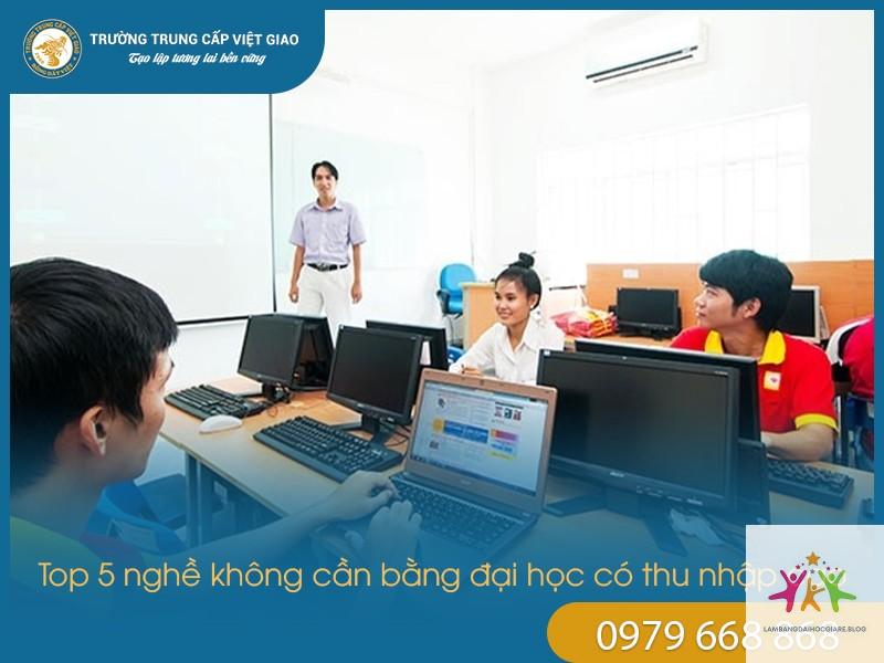 những ngành nghề bắt buộc có bằng đại học - Hình 4